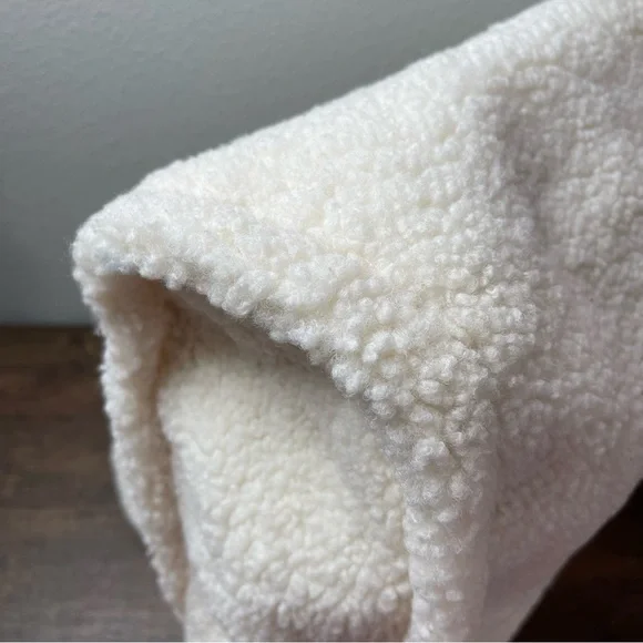 Victoria’s Secret Sherpa Tote Ivory Cream Reusable Shoulder Bag - Picture 7 of 13